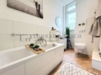 Echte Fotos, schöne 2-Zimmer-Wohnung mit gepflegtem Innenhof zu verkaufen - Badezimmer