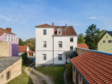 Wertvoller Schatz nahe Berlin: Renditestarkes Mehrfamilienhaus mit zusätzlichem Ausbau-Joker, 16348 Wandlitz, Mehrfamilienhaus