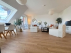Bezugsfrei & frisch renoviert 3-Zi-DG-Wohnung mit Loggia & Stellplatz nahe BER - Wohnzimmer