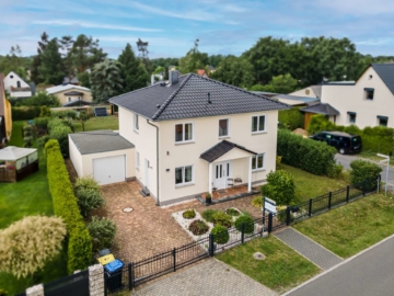 Provisionsfrei, Stadtvilla mit großem Garten, Terrasse und Garage, Familientraum, 16515 Oranienburg, Einfamilienhaus