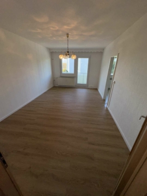 Zimmer oder ganze Wohnung – Flexibel wohnen in der Erzberger Straße 59, 16515 Oranienburg, Etagenwohnung