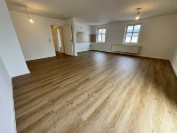 Business-ready oder privat, renovierte 2-Zimmer-Whg inkl. Stellplatz zu vermieten, 16816 Neuruppin, Etagenwohnung