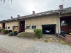 Für Ihre Familie, Reihenhaus mit Garten, Pool und Garage in Lichtenrade - Ansicht_Haus