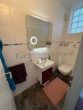 Für Ihre Familie, Reihenhaus mit Garten, Pool und Garage in Lichtenrade - Gäste_Wc_mit_Dusche